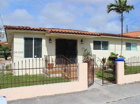 500 NW 43rd Ct, Miami, FL