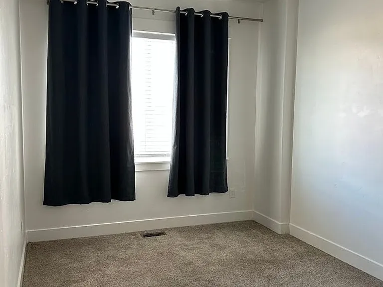 316 S 3 W — Photo 17