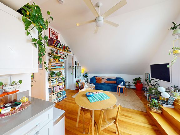 3rd image of 167 Boylston St #3