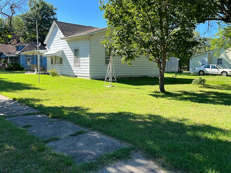 234 Holliday St — Photo 2