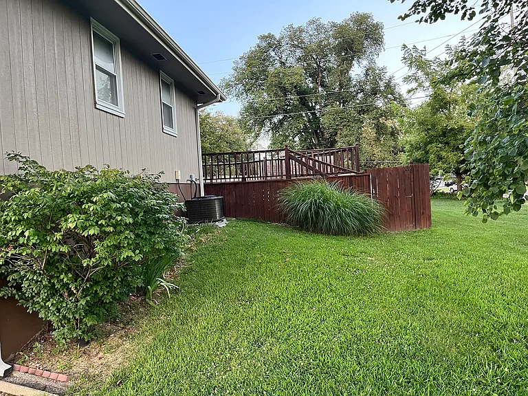 1405 Tamara Dr — Photo 3