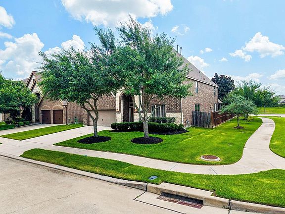 2nd image of 4019 Misty Waters Ln