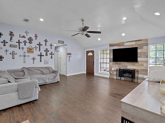 3rd image of 2514 S Mission Cir