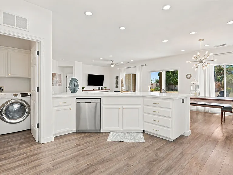 11505 Equinox Ave — Photo 13