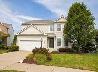 9742 Nicole Ln, Olmsted Falls, OH 44138
