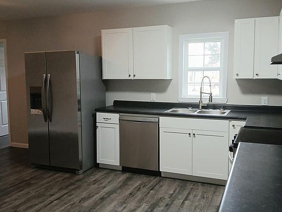 5th image of 505 N Baker St