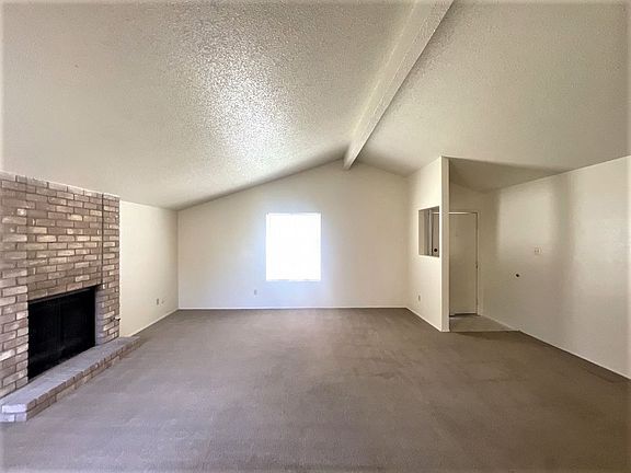 4th image of 704 Lasso Dr
