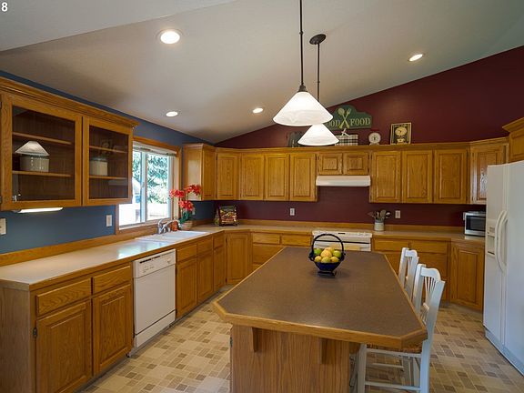 3rd image of 10410 NE 89th St