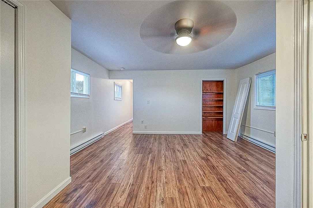 2 bed, $1,000 — Photo 4