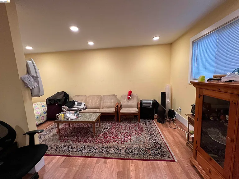 1423 Oxford St #C — Photo 2