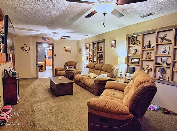 3rd image of 1958 N Mockingbird Ln