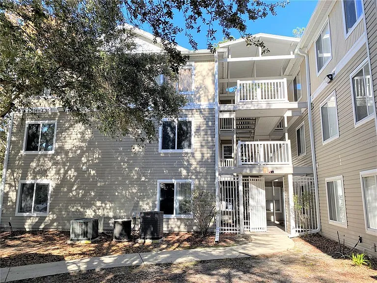 4000 SW 23rd St #4-102 — Photo 7