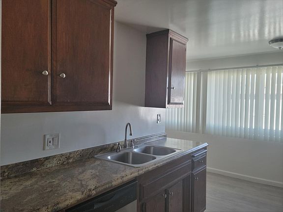3rd image of 623 S Grevillea Ave #3