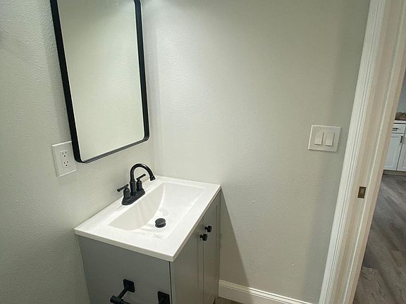 5th image of 2310 W Rio Vista Ave