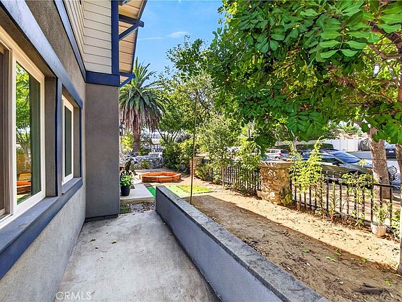 5th image of 382 Idaho St