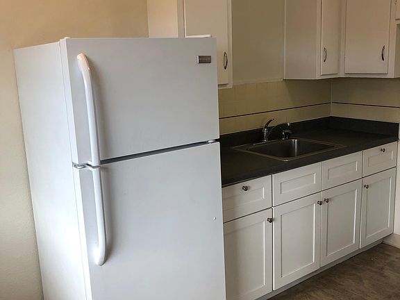 5th image of 729 Chestnut St APT 3