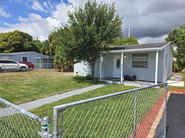 1221 NW 23rd Ter