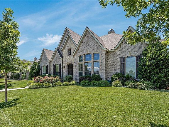 2nd image of 6404 Parkwood Pl