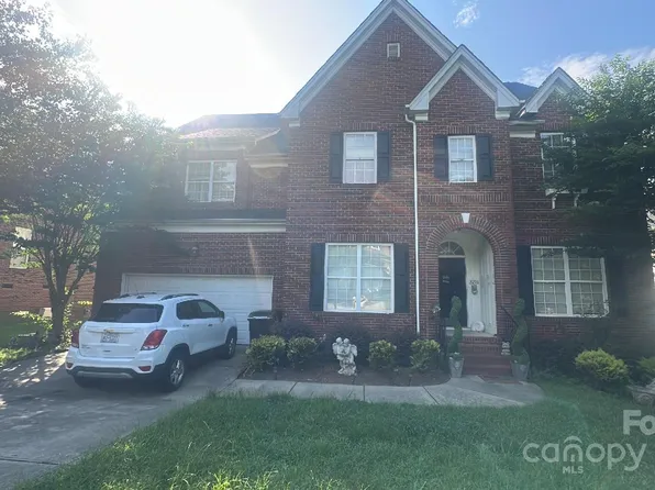 3214 Grandeur Rd, Charlotte, NC 28269