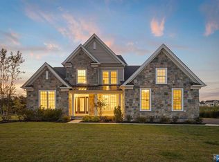 14 Woodmere Rd, Upper Saddle River, NJ 07458