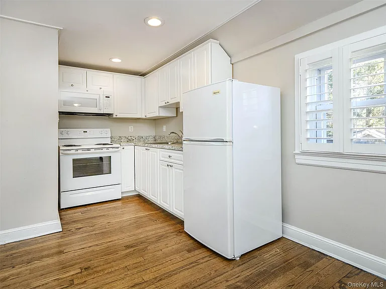 61 Locust Ave #1 — Photo 7