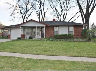 567 Verde Ln, Elk Grove Village, IL 60007