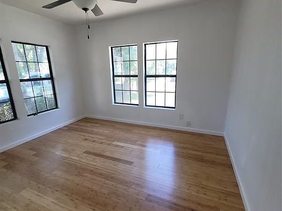 5th image of 2929 Pearl Ave