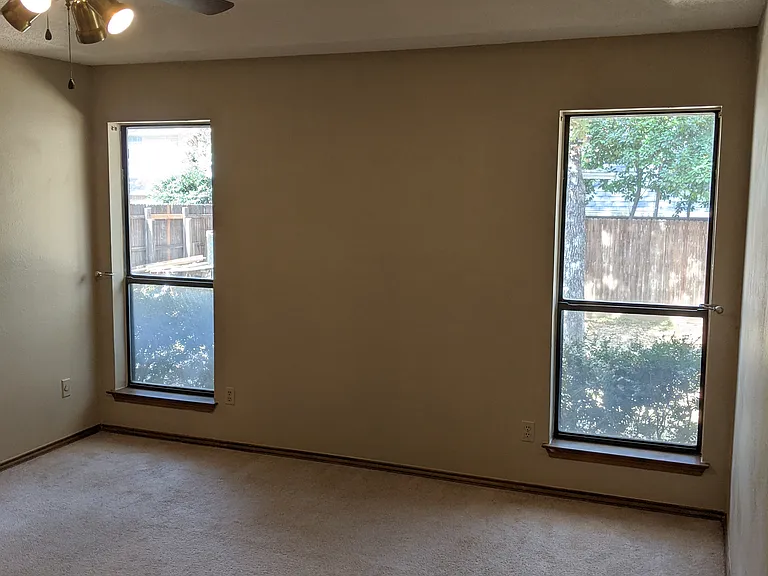 204 Bremen Dr — Photo 8