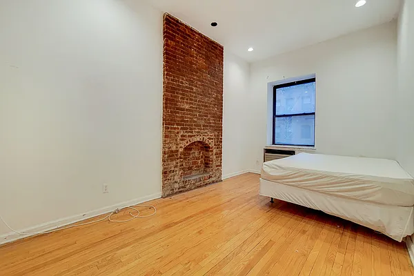 Rented by MAPT Residential LLC | media 4