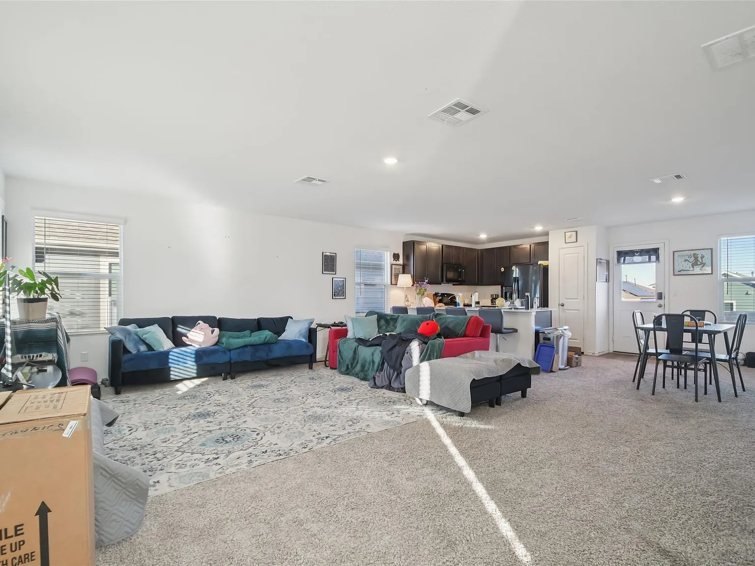 3 bed, 2.5 bath, 1434 sqft, $2,600 — Photo 4