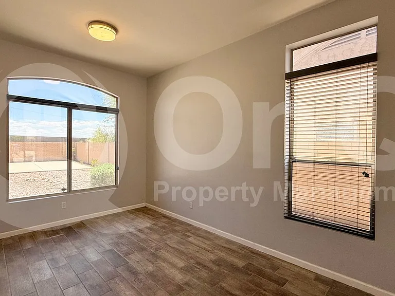 1415 W Windsong Dr — Photo 3