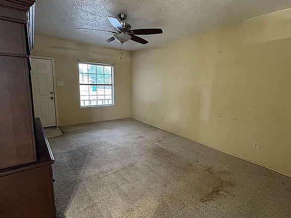 5th image of 705 Plum St