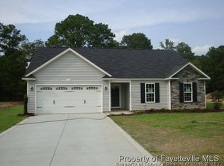 542 Hammond Farm Rd, Hope Mills, NC 28348