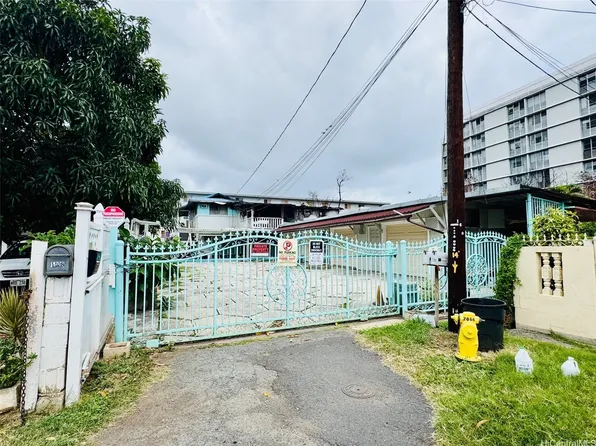 1131 Banyan St APT B, Honolulu, HI 96817