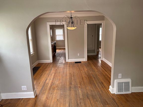 5th image of 4621 Wyoming St