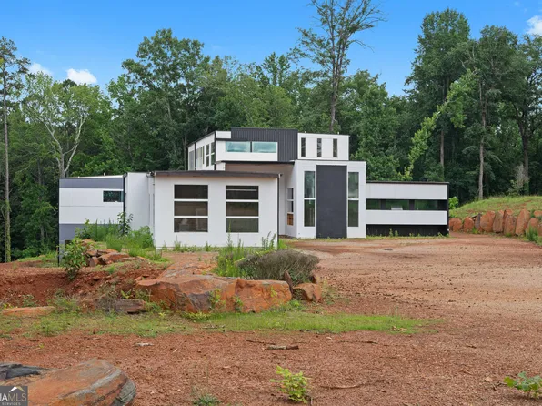 5210 Brownlee Rd, Stone Mountain, GA 30087