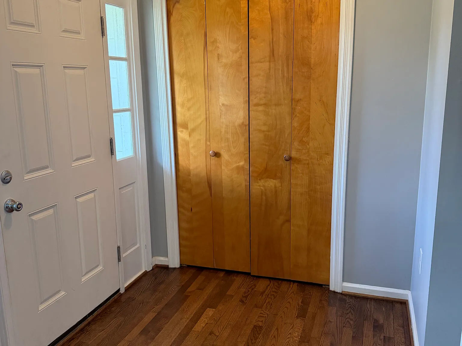3 bed, 1028 sqft, $1,700 — Photo 2