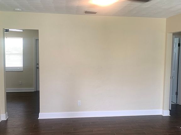 4th image of 238 SW 9th St