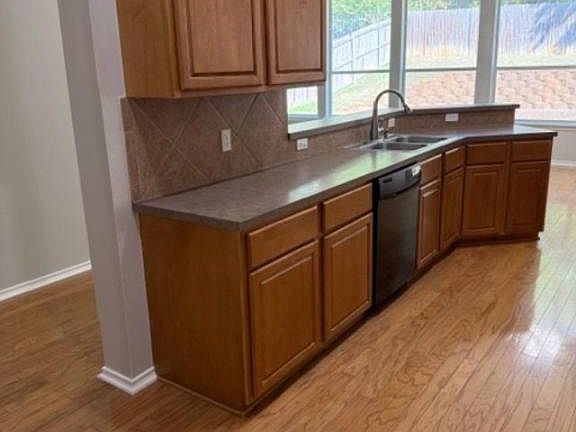 5th image of 625 Winding Brook Ln