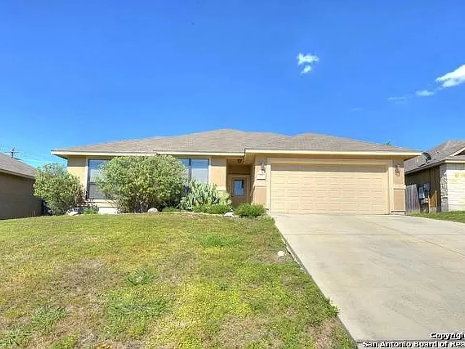 2015 Sungate Dr