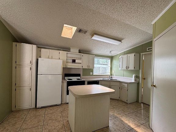 4th image of 104 Plantation Boulevard #104