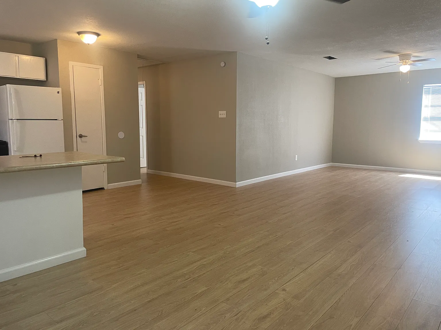2 bed, 1093 sqft, $999 — Photo 3