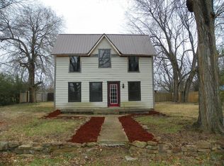 101 S Summit St, Prairie Grove, AR 72753