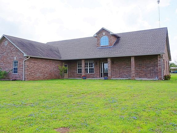 2nd image of 68 Country Hill Rd