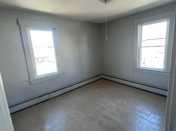 39 Knox St, Lewiston, ME
