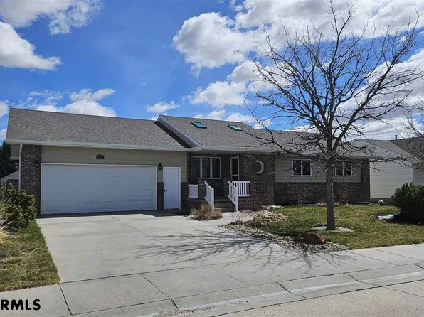 930 Westwood Dr, Gering, NE 69341