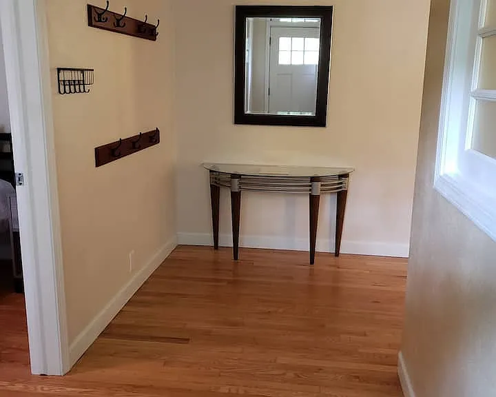 810 Elmwood Dr — Photo 6