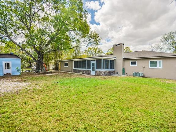 3rd image of 2112 Malibu Dr
