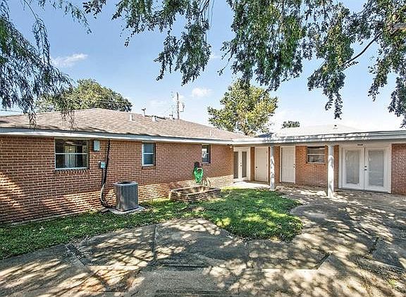 2nd image of 3005 Pecan Dr