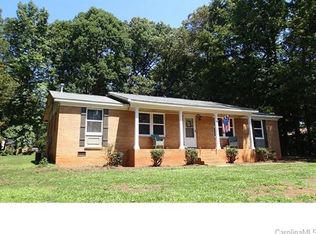 510 Holly Cir, Mount Holly, NC 28120